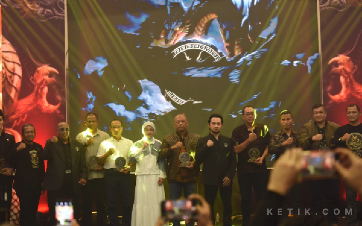 Thumbnail Berita - Mengenal Yakuza Maneges Kediri, Jalan Dakwah Nyentrik ala Gus Thuba Cucu Gus Miek ‎