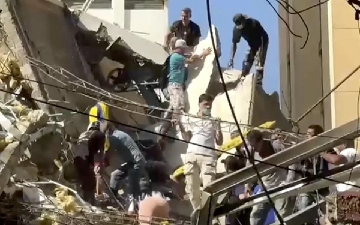 Thumbnail Berita - Sedikitnya 20 Orang Tewas dan Sejumlah Warga Terjebak akibat Gempa M7,4 Guncang Kolombia