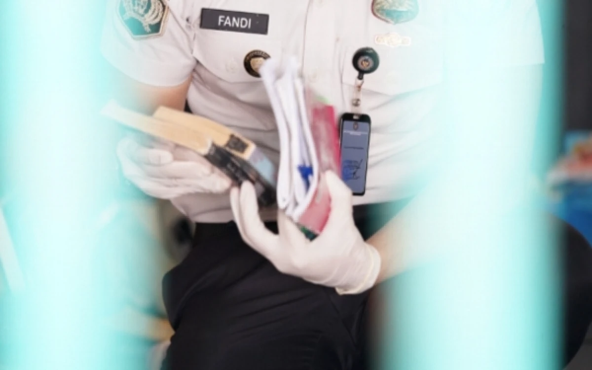 Thumbnail Berita - Perketat Keamanan! Lapas Perempuan Malang Bareng APH Lakukan Operasi Blok Hunian