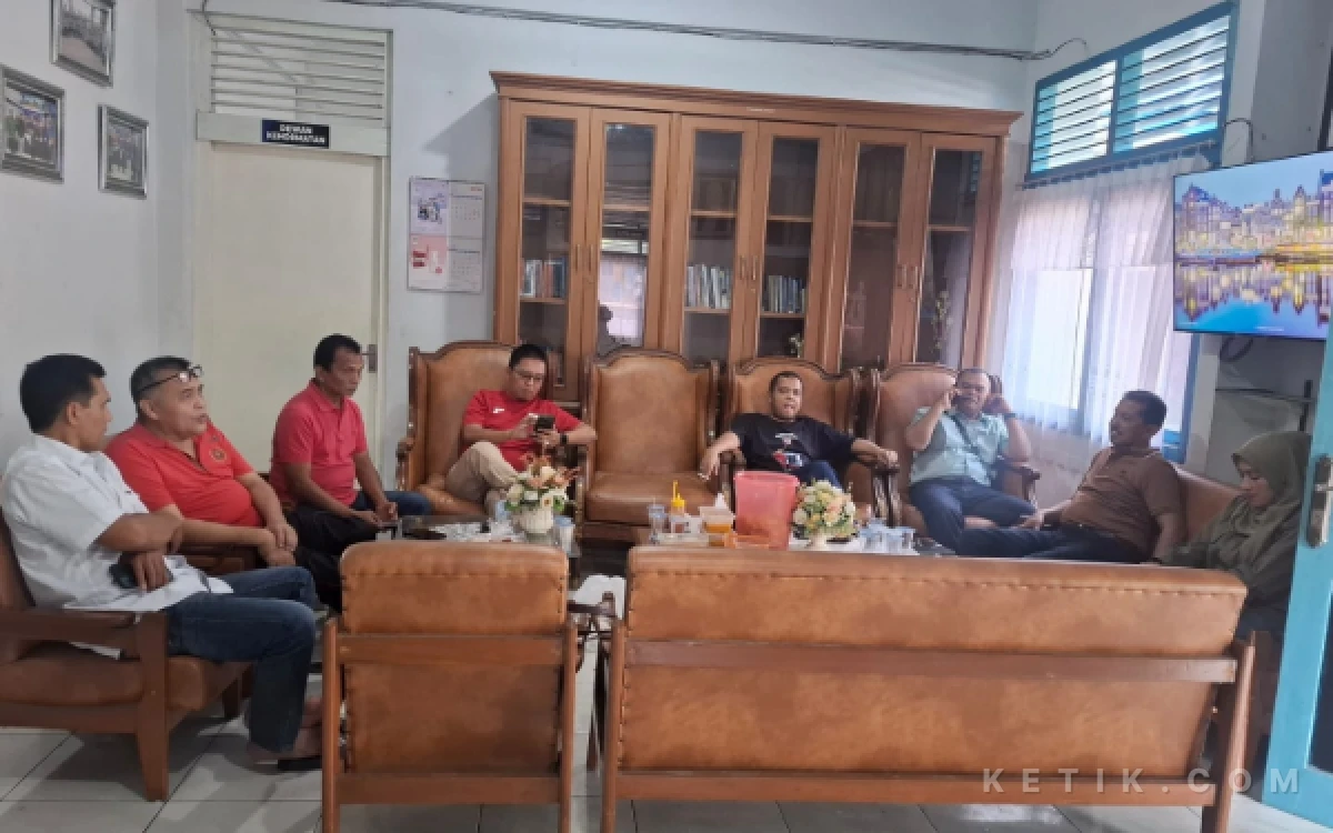 Thumbnail Berita - PWI Sumbar Bantah Terlibat Sumbar Summit Teacher 2026
