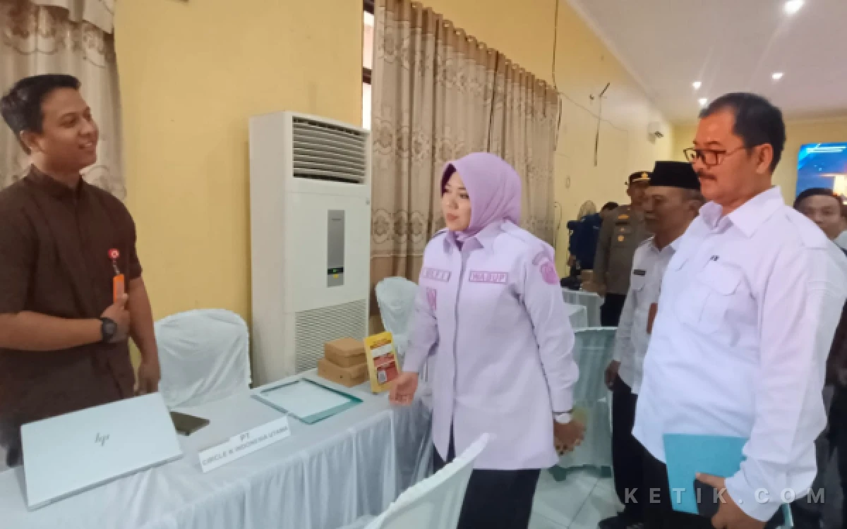 Thumbnail Berita - Tekan Angka Pengangguran Terbuka, Disnaker Situbondo Gelar Job Fair Pertama di Wilayah Timur