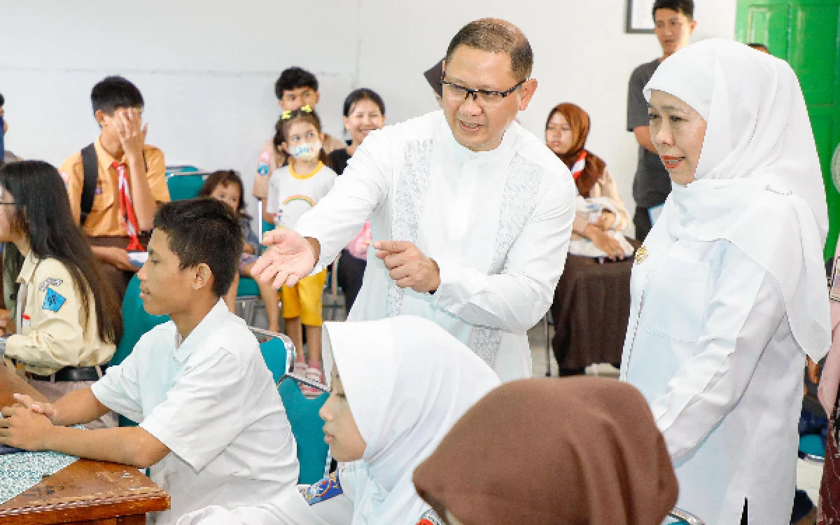 Thumbnail Berita - Masih Ada Jalur Pemenuhan Kuota! 29.869 Calon Murid Lolos SPMB Jatim, Gubernur Khofifah Ingatkan Segera Daftar Ulang