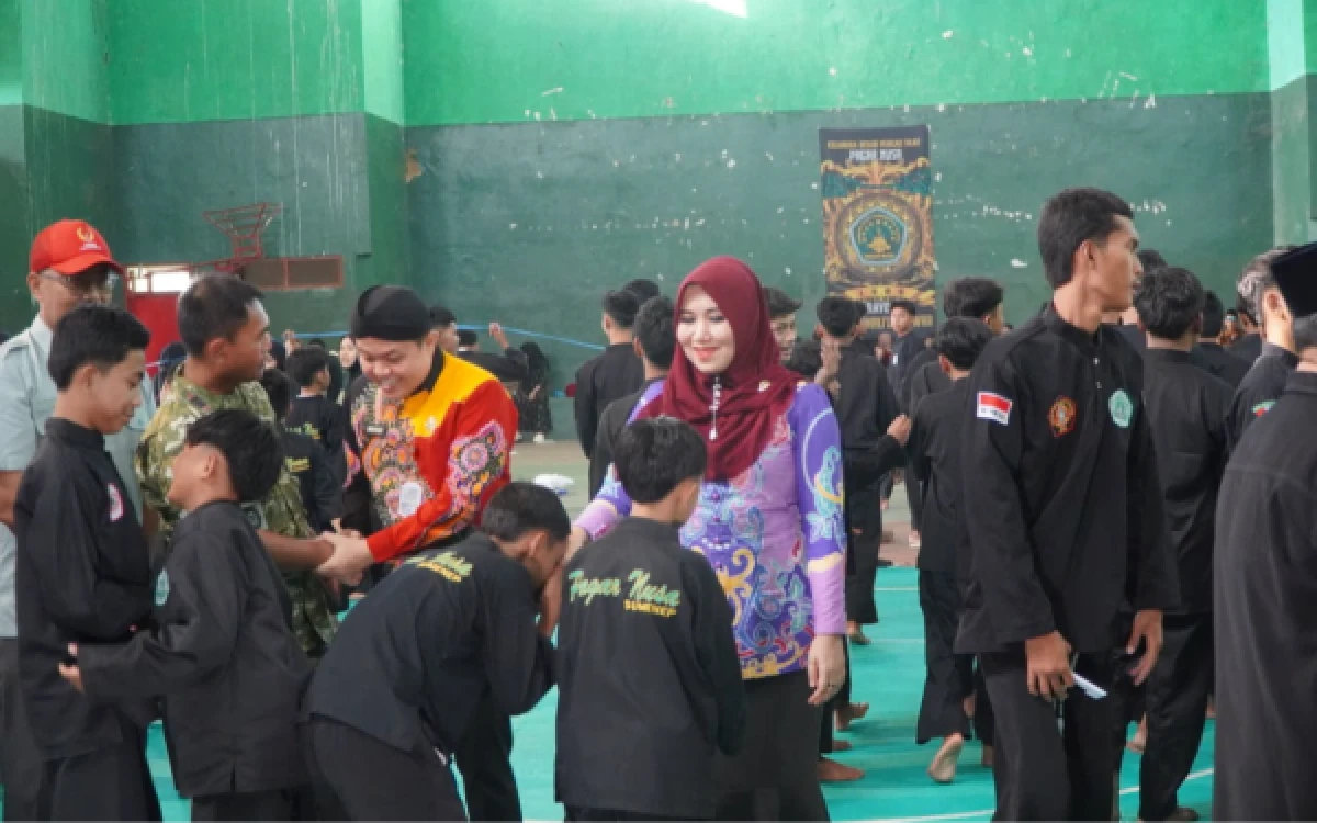 Thumbnail Berita - Kejurcab V Pagar Nusa Sumenep Berakhir, Legislator Lia Istifhama Tekankan Pembinaan Karakter Pesilat