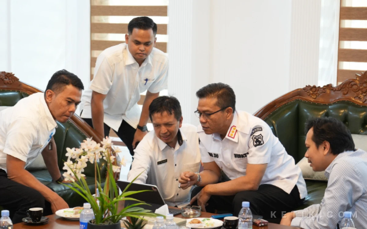 Thumbnail Berita - Bupati KDS Percepat Konektivitas Bandung-Cianjur, Jalan Perbatasan Disiapkan Jadi Penggerak Ekonomi Baru