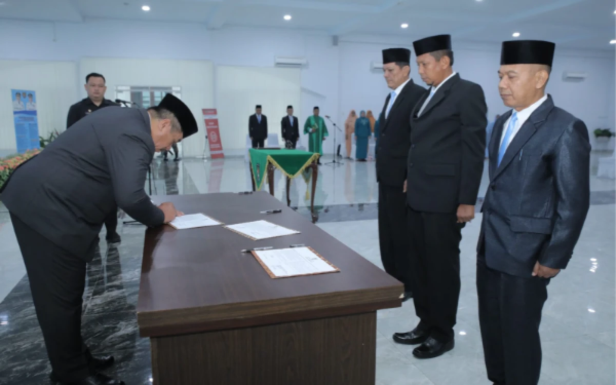 Thumbnail Berita - Bupati Taufik Zainal Lantik Sejumlah Pejabat Tinggi Pratama Pemkab Asahan