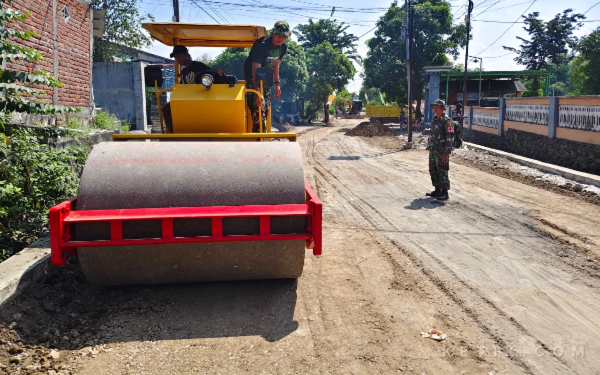 Thumbnail Berita - Tingkatkan Akses dan Mobilitas Warga, Jalan Desa Slempit Siap Diaspal