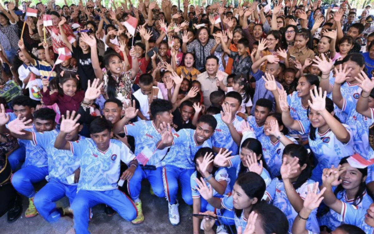 Thumbnail Berita - Kehangatan Prabowo Bersama Masyarakat Ujung Utara Indonesia di Miangas, Pastikan Negara Hadir sampai Titik Terdepan