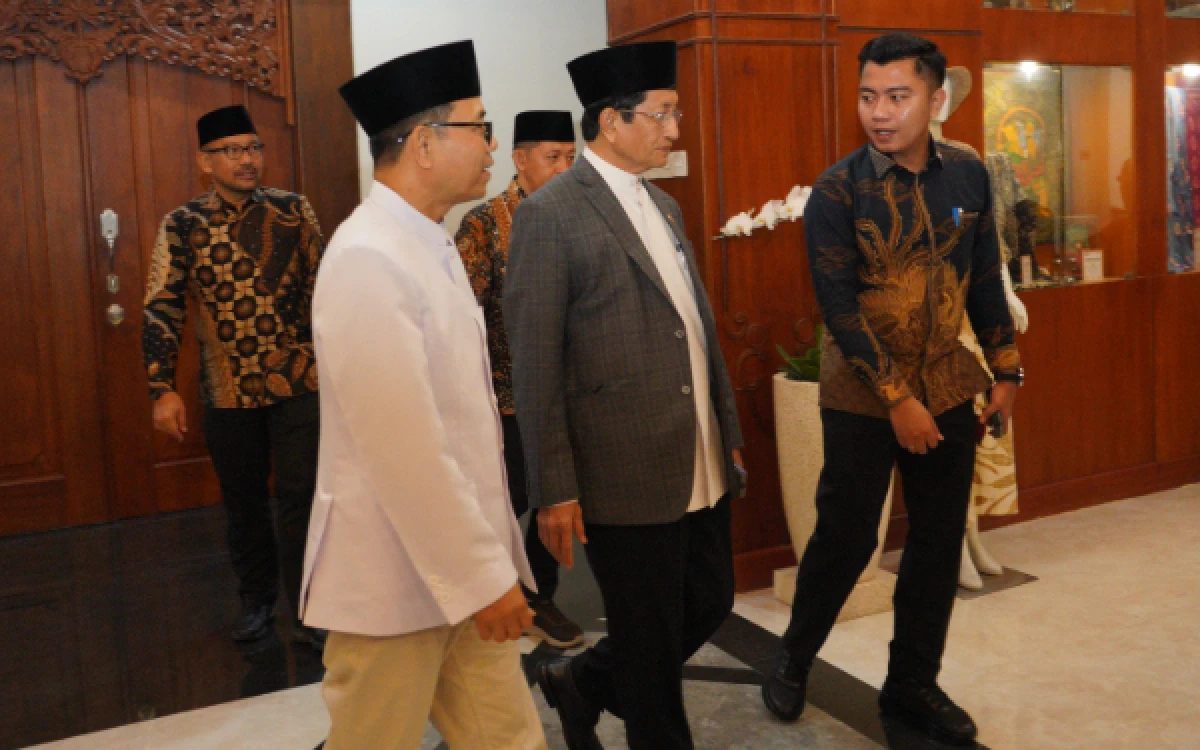 Thumbnail Berita - Malam Ini Ada Istighatsah dan Tabligh Akbar Bersama Menag di MAS Surabaya, Kakanwil Kemenag Jatim Ajak Masyarakat Perkuat Persatuan