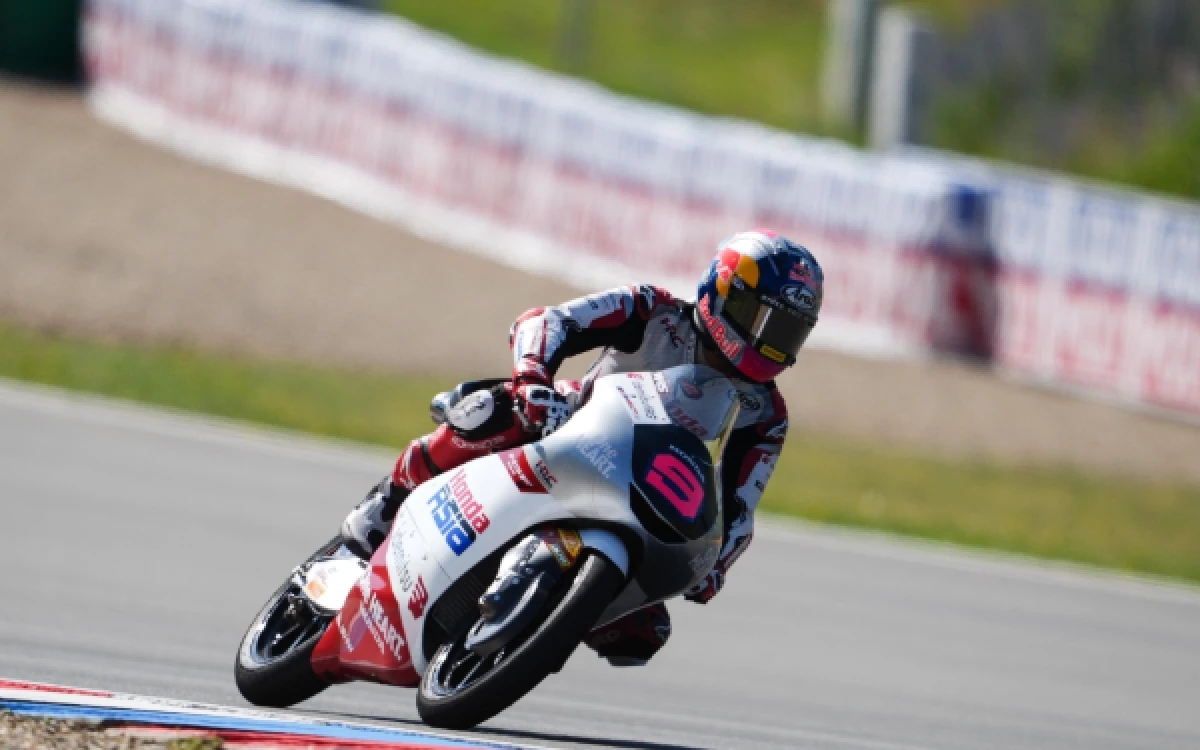 Thumbnail Berita - Hasil Moto3 GP Ceko: Veda Ega Finis ke-5! Padahal Start 20