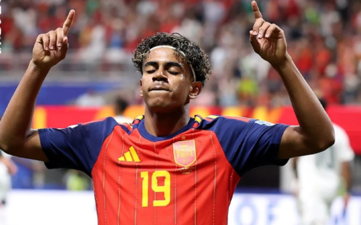 Thumbnail Berita - Bocah Ajaib 19 Tahun Antar Spanyol Juara Piala Dunia, Ukir Sejarah di Usia Muda