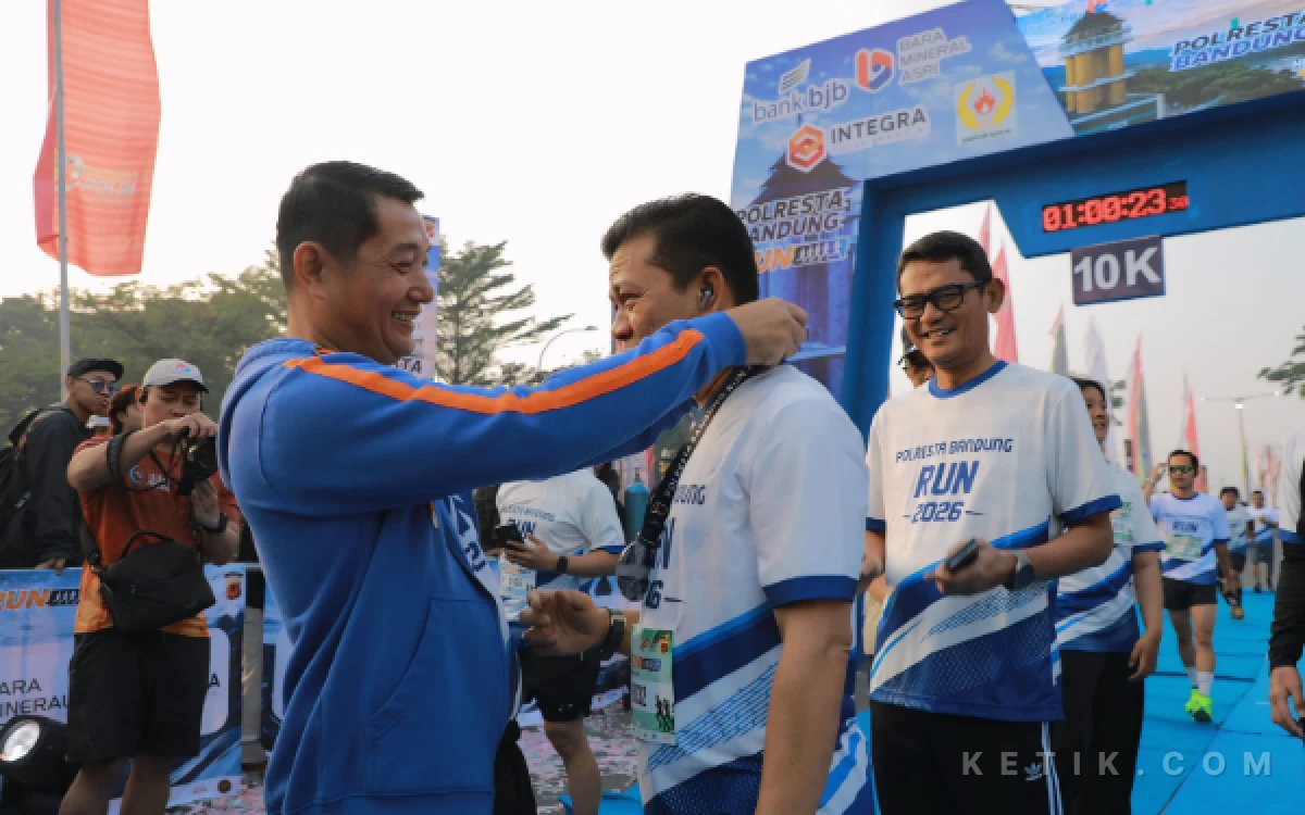 Thumbnail Berita - Polresta Bandung Run Diikuti 2.742 Pelari, Kapolresta Perkuat Kedekatan dengan Masyarakat