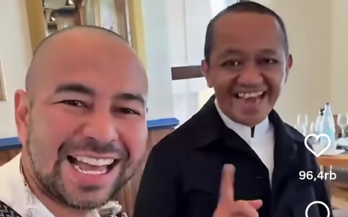 Thumbnail Berita - Raffi Ahmad Kembali ke Tanah Air Usai Berhaji, Kakanda Bahlil Titip Pesan Temukan Pencipta Lagu Viral MBG