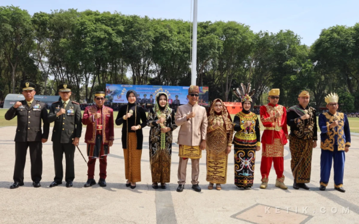 Foto Usai upacara hari jadi kabupaten Bojonegoro,  Bupati Bojonegoro H Setyo Wahono, DPRD Bojonegoro, dan jajarannya (Sukiman ketik com)