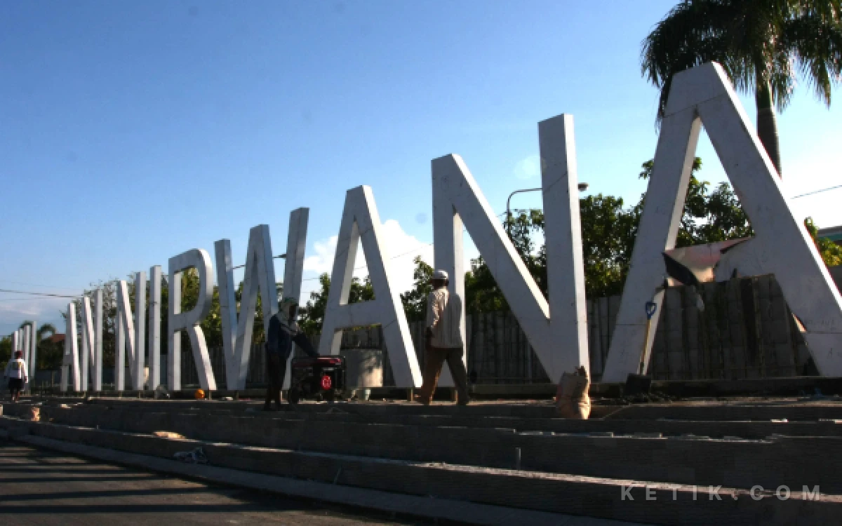 Foto Pintu gerbang Perumahan Kahuripan Nirvana Village saat masih awal dibangun. (Foto: Dokumen)