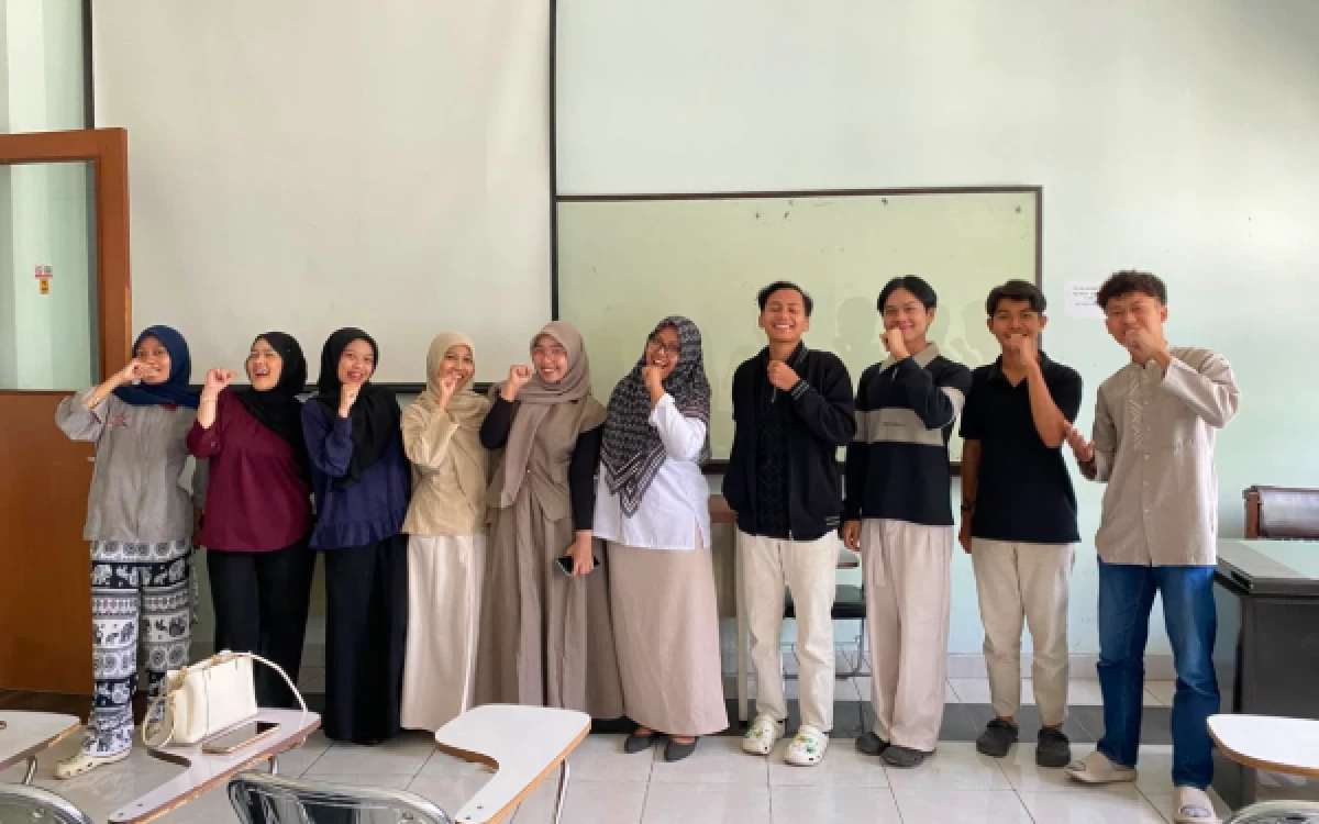 Thumbnail Berita - Pembinaan Calon MC dan Moderator PBAK Fakultas Syariah, Public Speaking dan Tata Sapaan Jadi Penekanan
