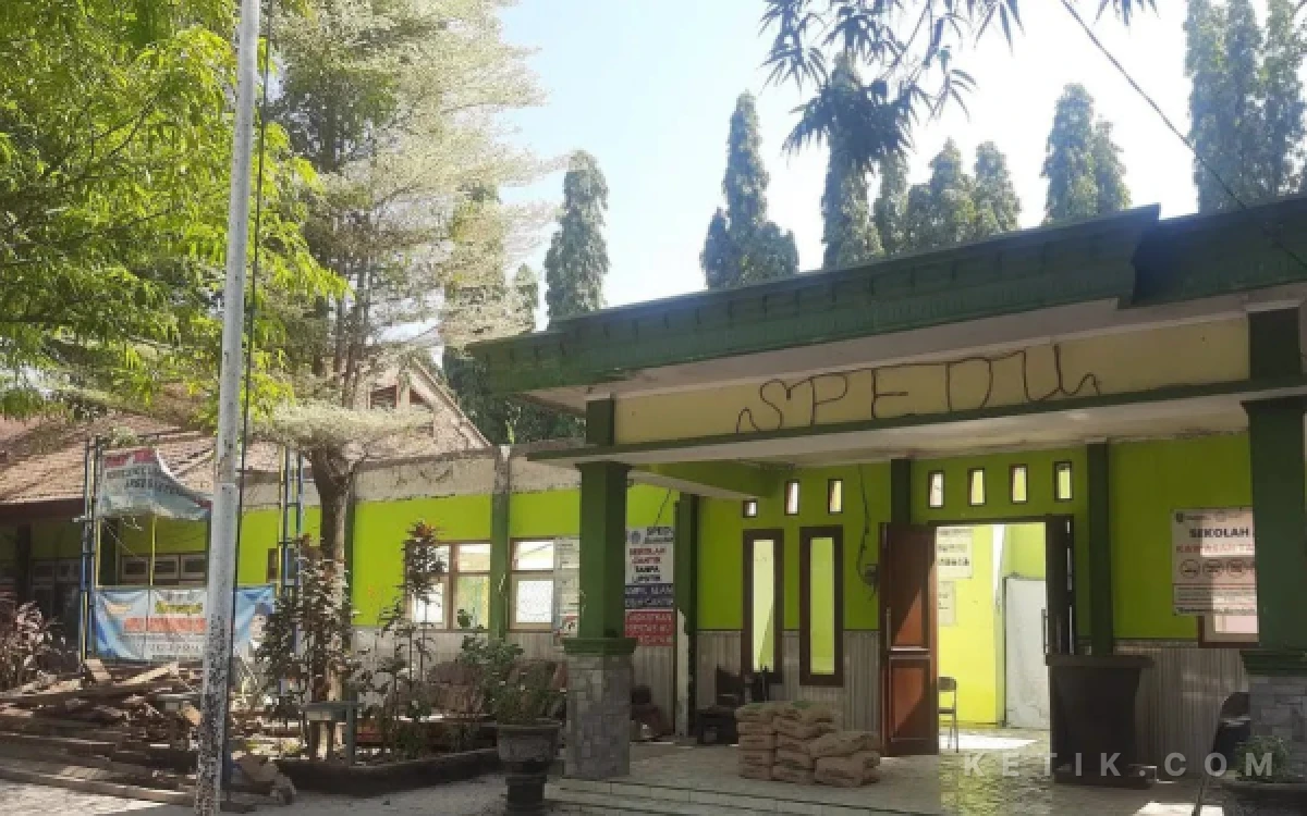 Thumbnail Berita - Disdikbud Jombang Alokasikan Rp2,92 Miliar untuk Rehabilitasi 25 Sekolah Negeri