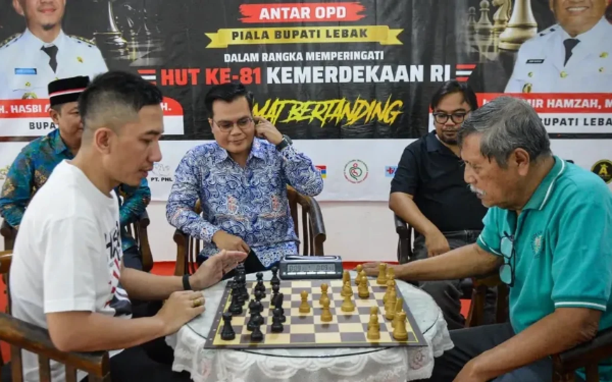Thumbnail Berita - Bupati Hasbi Buka Turnamen Catur Piala Bupati Antar-OPD Semarakkan HUT ke-81 RI