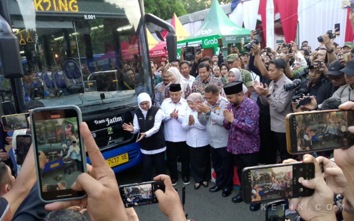 Thumbnail Berita - Resmi! Gubernur Khofifah Luncurkan Trans Jatim Koridor II Malang Raya, Warga Bisa Naik Gratis Selama 7 Hari