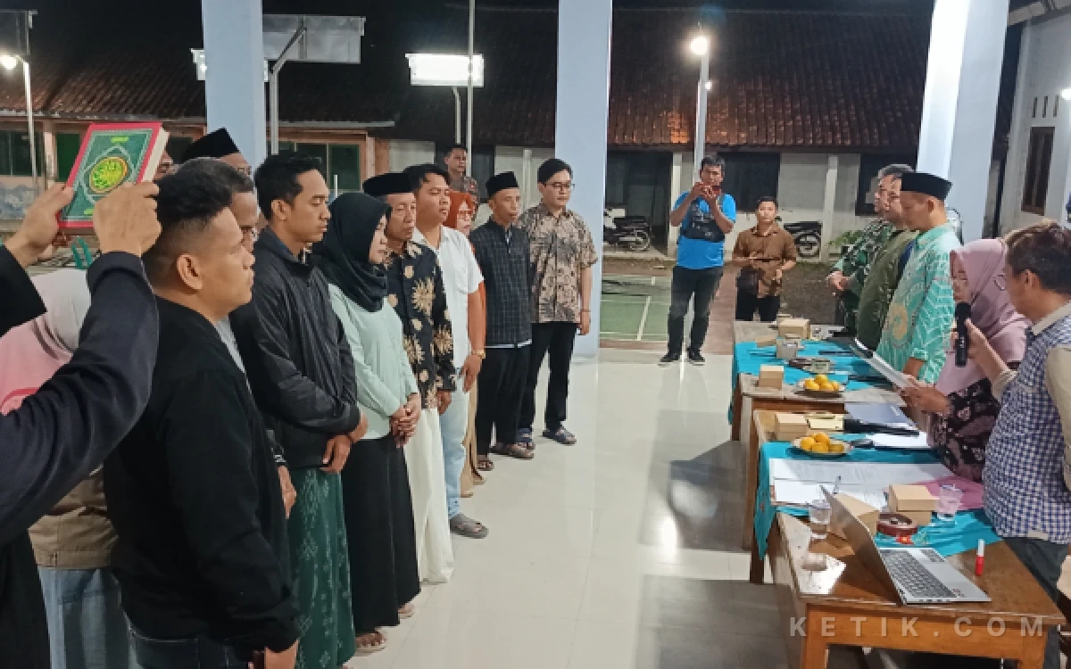 Foto Pengambilan Sumpah dan Janji Panitia dan Pengawas Pilkades Desa Bodeh 2026 dihadapan Forkopimcam Bodeh, Selasa, 21 Juli 2026. (Foto: Slam/ketik.com)