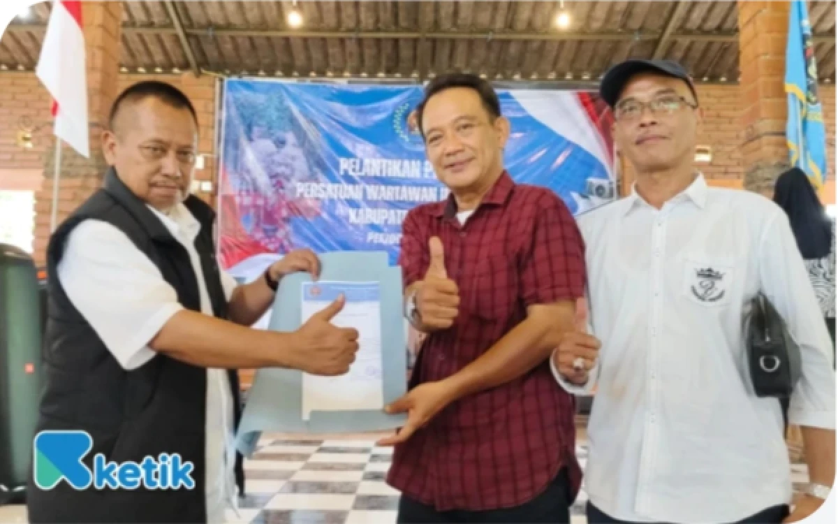 Thumbnail Berita - Kabiro Ketik.com Trenggalek Agus Riyanto Kembali Dipercaya sebagai Plt Ketua PWI