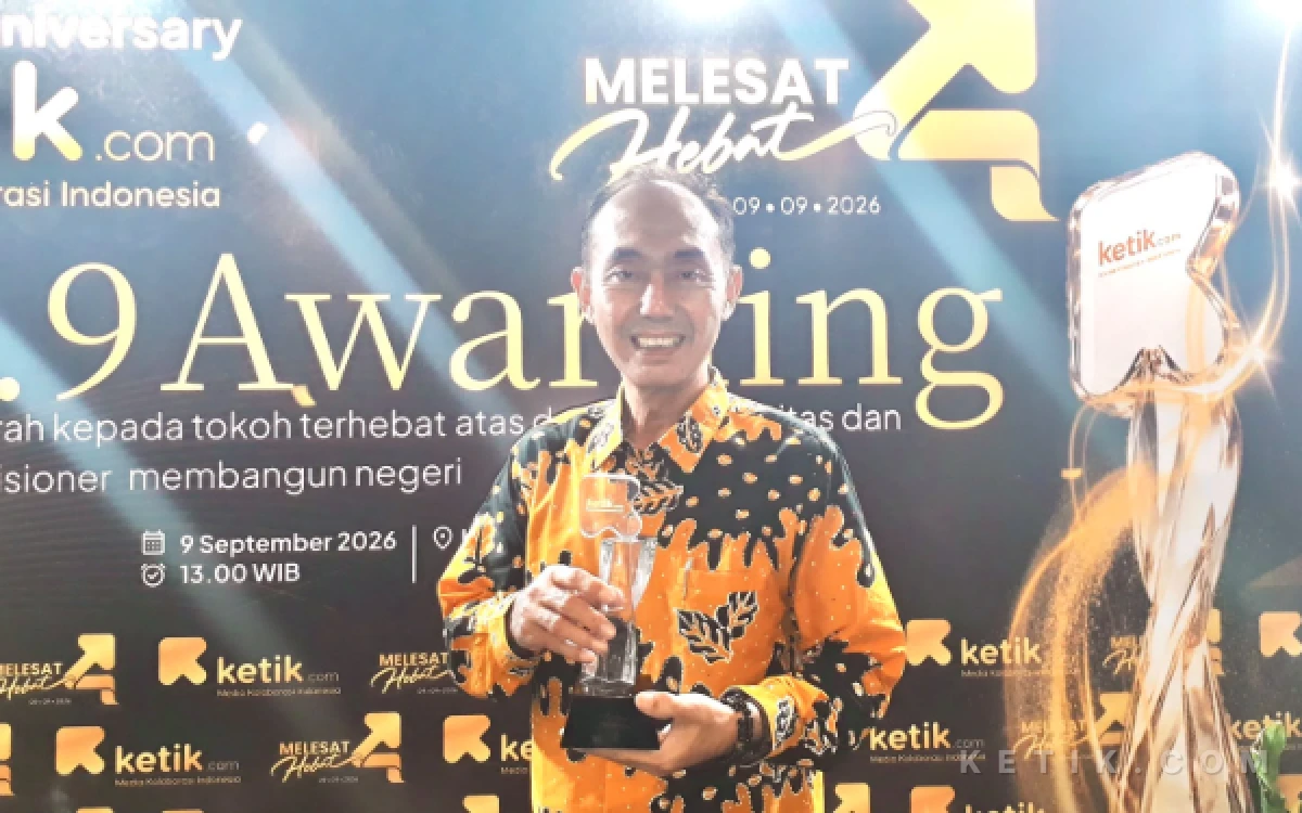 Thumbnail Berita - Gus Fawait Bupati Jember Ungkap Rasa Terima Kasih Raih Penghargaan Inovator One Stop Service Homecare di Ketik.com 9.9 Awarding
