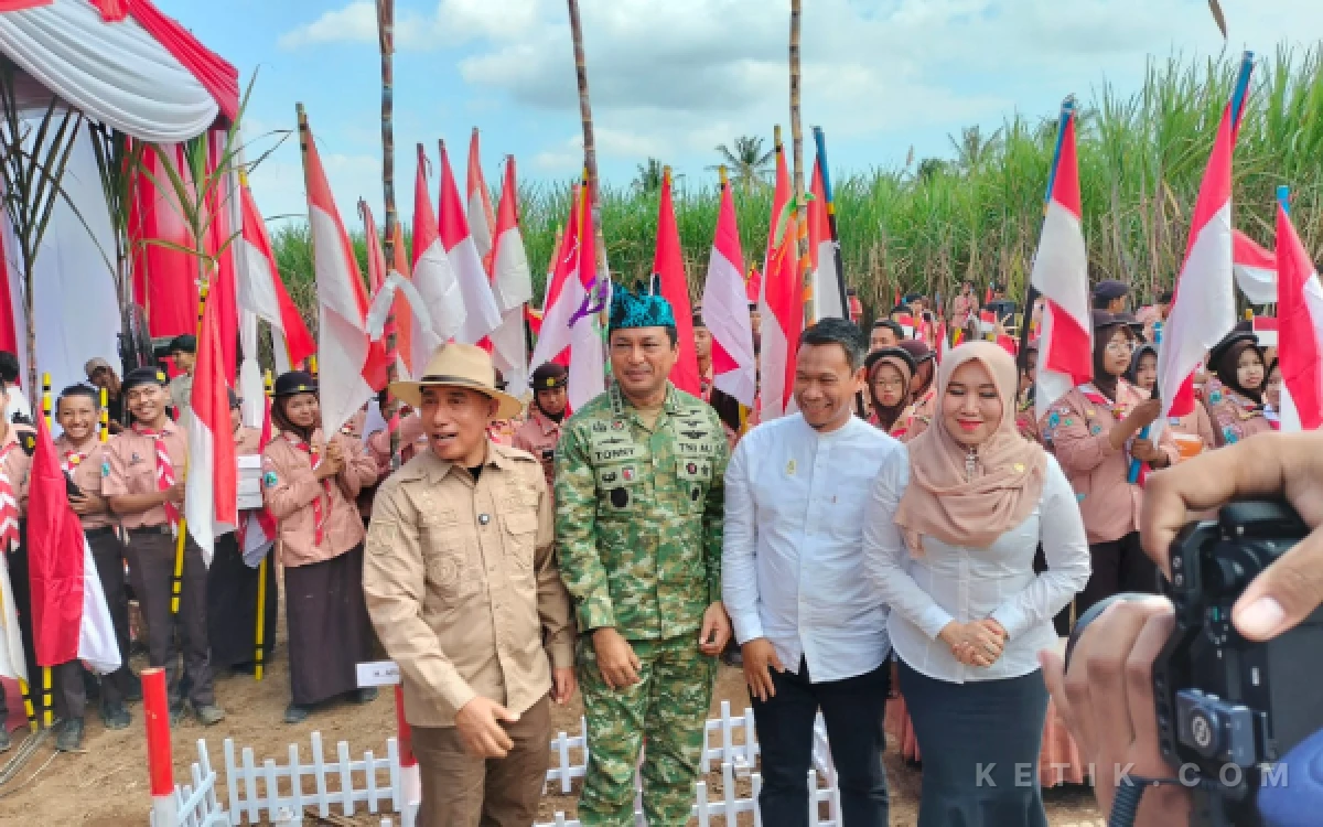Thumbnail Berita - Hadiri Panen Raya Tebu di Jember, KASAU Marsekal Tonny Harjono: Indonesia Harus Berhenti Impor Gula