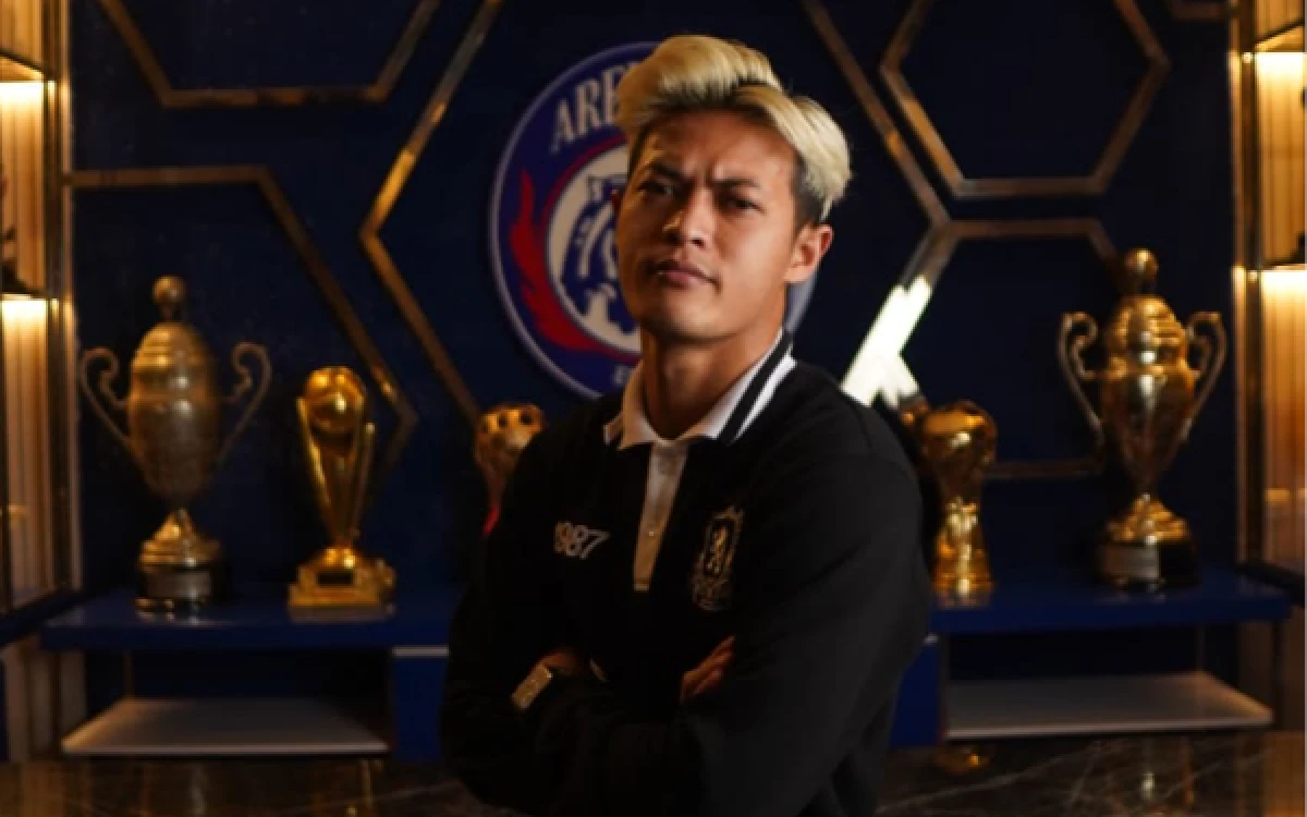 Thumbnail Berita - Arema FC Resmi Rekrut Alfeandra Dewangga dari Persib Bandung, Ikat Kontrak Dua Musim