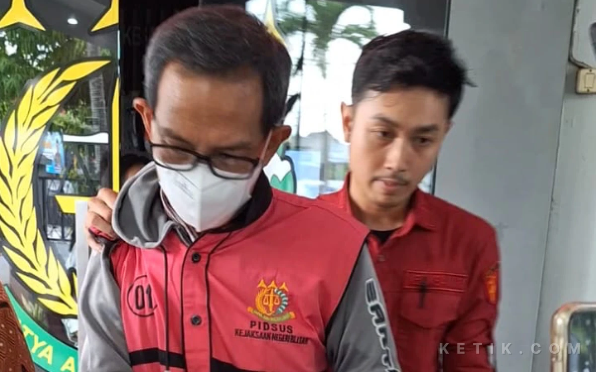 Thumbnail Berita - Kredit Fiktif BPR Kota Blitar Dibongkar, Mantan Direktur dan Debitur Ditahan Kejari