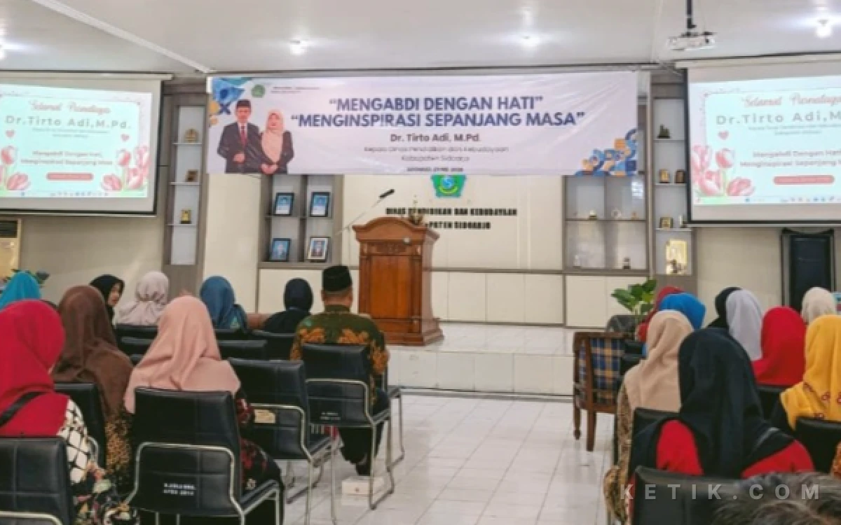 Foto Suasana Aula Dinas Pendidikan dan Kebudayaan Sidoarjo sebelum acara pelepasan Kepala Disdikbud Sidoarjo Dr Tirto Adi pada Jumat (29 Mei 2026). (Foto: Istimewa)