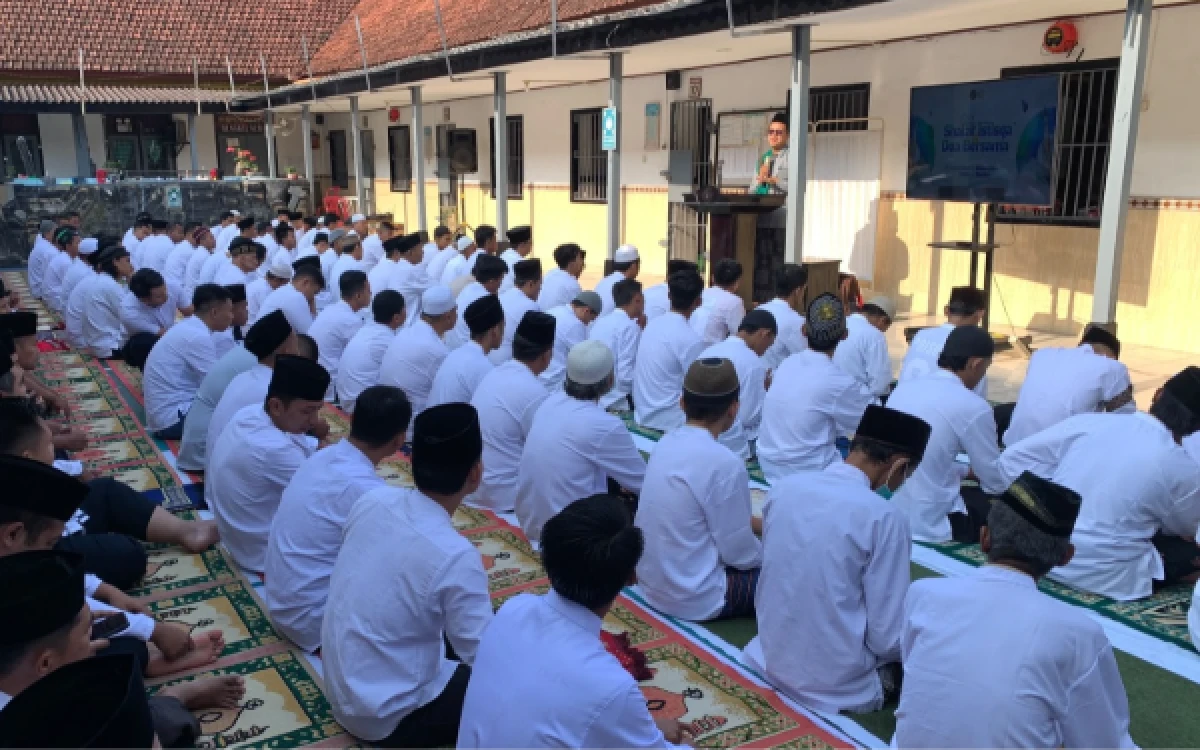 Thumbnail Berita - Berdoa Memohon Turunnya Hujan, Tahanan Rutan Pacitan Gelar Salat Istisqa