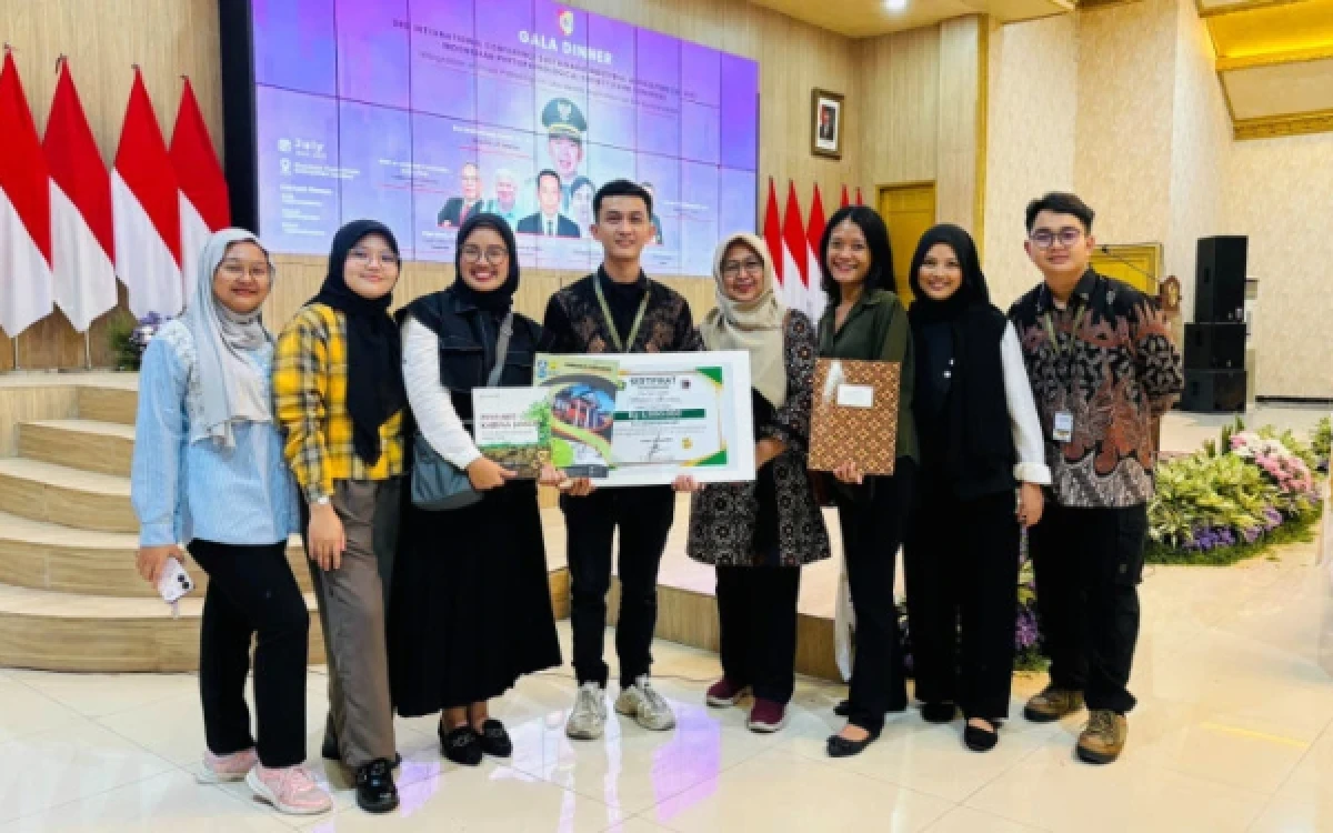 Thumbnail Berita - Dari Ladang ke Lab: Cara Peneliti UGM Ubah Gulma Jadi 'Senjata' Alami Lawan Hama