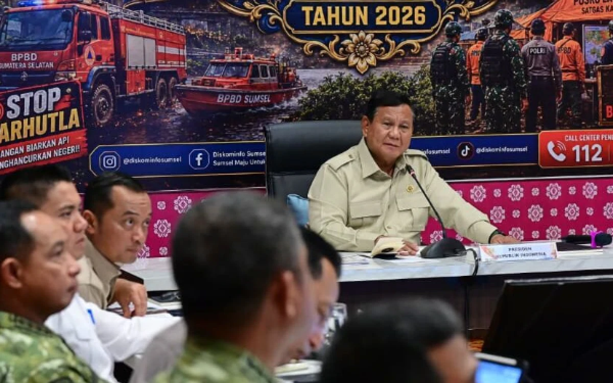 Thumbnail Berita - Rapat Karhutla di Palembang, Prabowo Siap Terjunkan 1.000 Perwira TNI-Polri