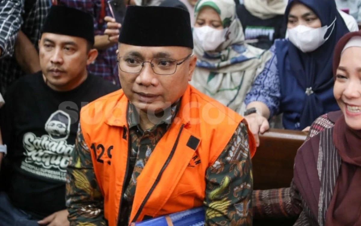 Thumbnail Berita - Kasus Korupsi Kuota Haji, Saksi Tekor USD 40.100 untuk Genapkan Uang Titipan Stafsus Gus Yaqut