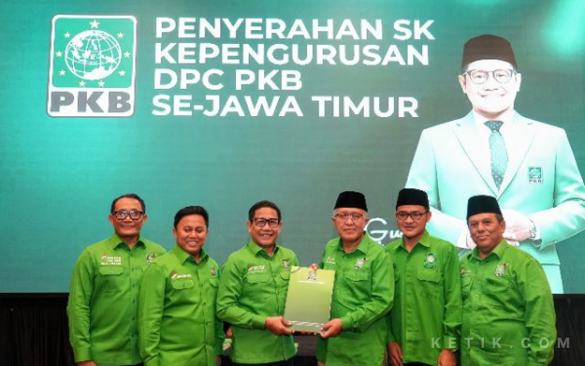 Thumbnail Berita - Resmi Kantongi SK! Ketua DPC PKB Kabupaten Abah Kholiq Siapkan Konsolidasi Total hingga Akar Rumput ‎