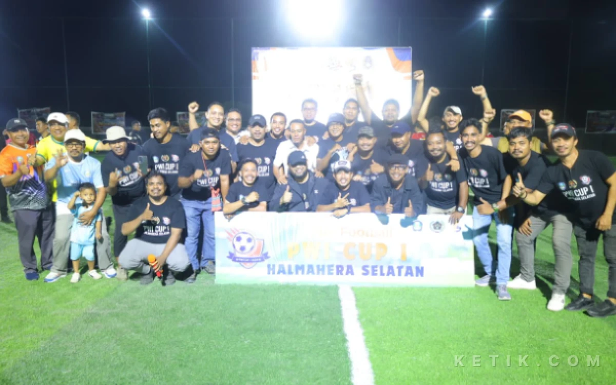 Thumbnail Berita - Fun Football PWI Cup I Halsel Sukses Digelar